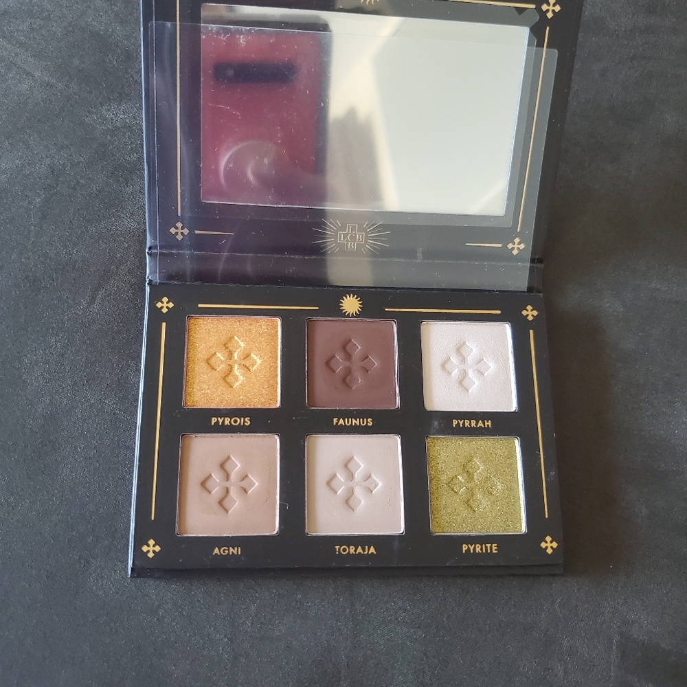 Lovecraft beauty eyeshadow palette - Picture 5 of 6